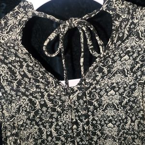 Womens sleeveless top